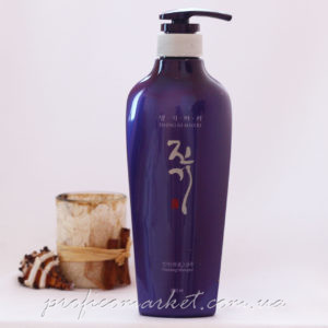 Регенерирующий шампунь Daeng Gi Meo Ri Vitalizing Shampoo