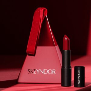 Красная помада Skeyndor